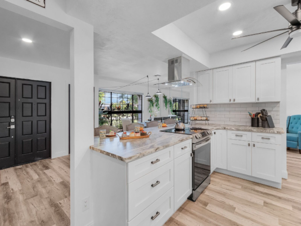 Luxurious Waterfront Retreat un Cape Coral - Unforgettable Vacation Awaits